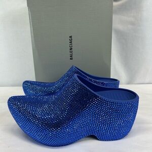 Balenciaga
Technoclog